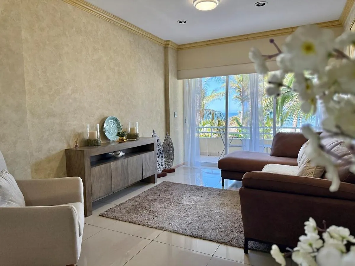 Beautiful Beachfront Space And Pool ماساتلان شقة