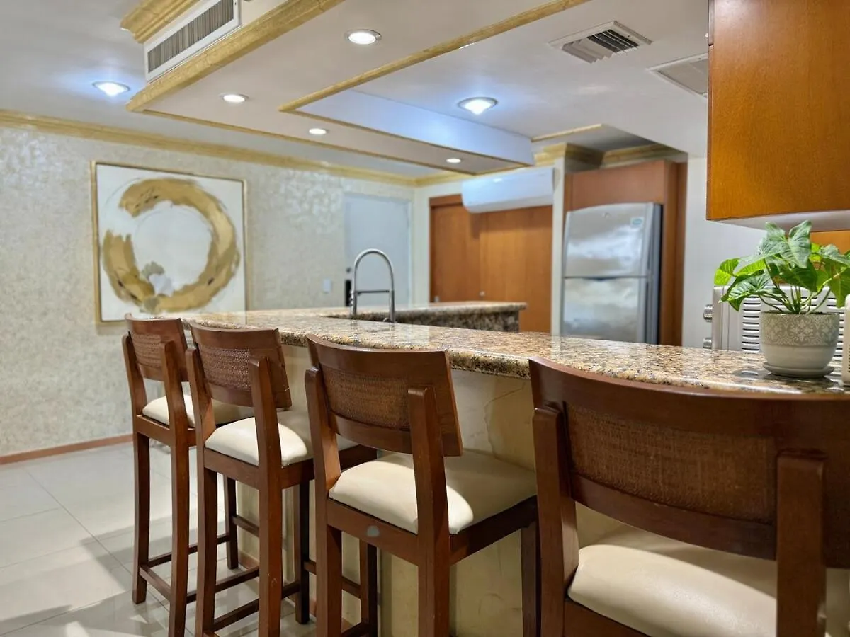 Beautiful Beachfront Space And Pool ماساتلان 0*,  المكسيك