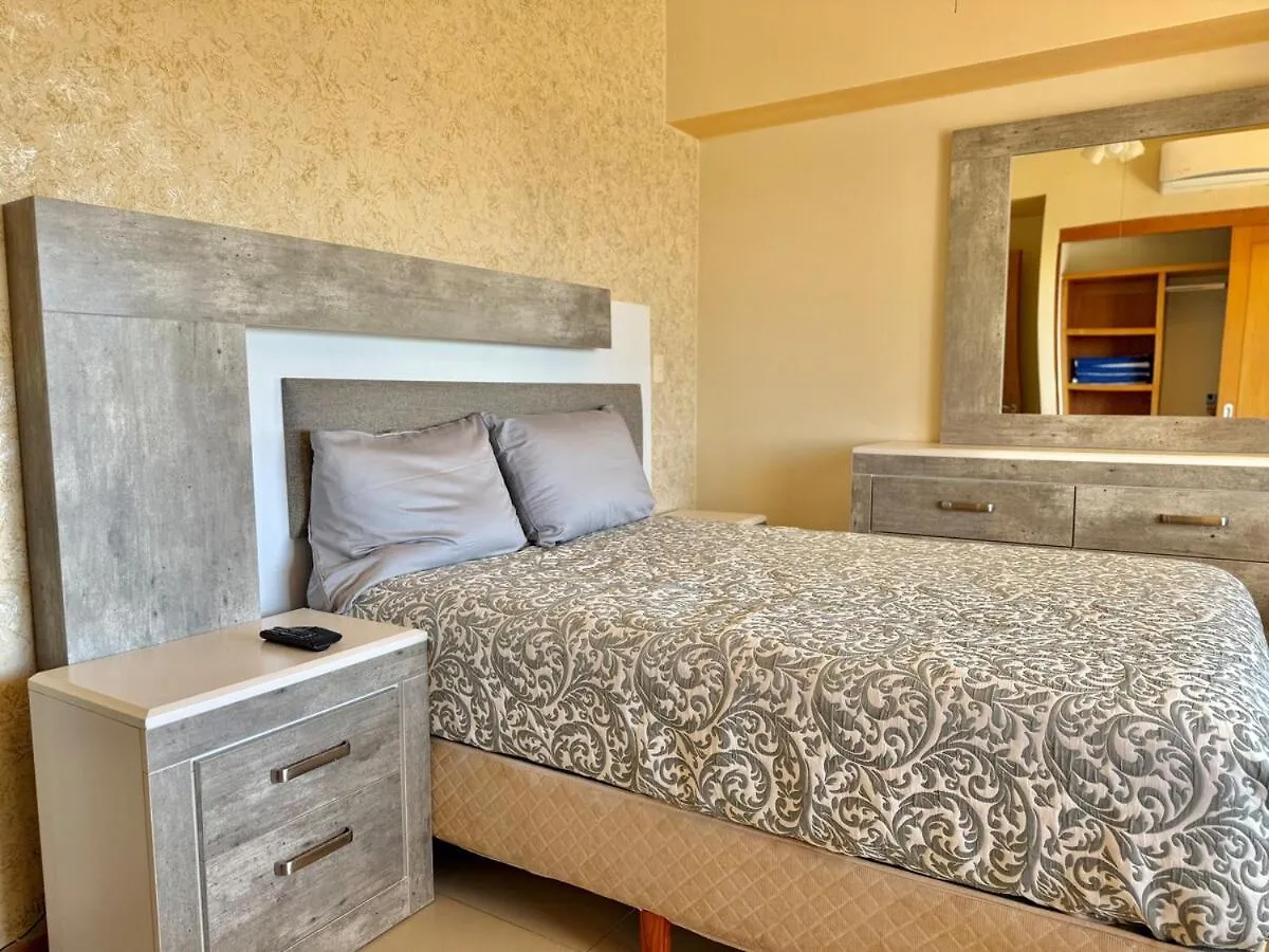 Beautiful Beachfront Space And Pool ماساتلان 0*,
