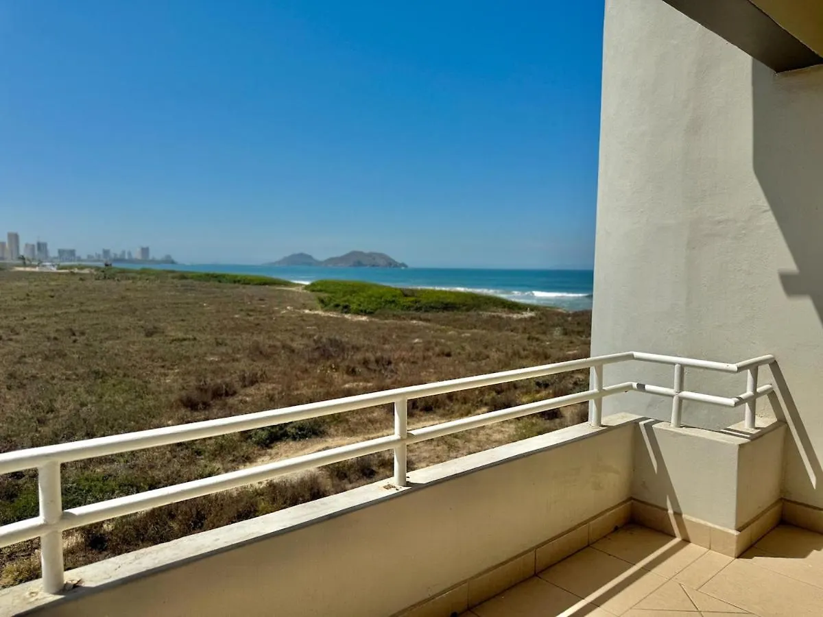 شقة Beautiful Beachfront Space And Pool ماساتلان